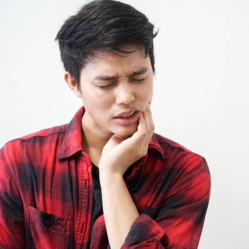 exposure-of-an-impacted-tooth