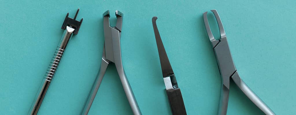 Who Should Perform Wisdom Tooth Extraction: Dentist or Oral Surgeon?